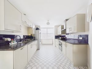 Kitchen- click for photo gallery